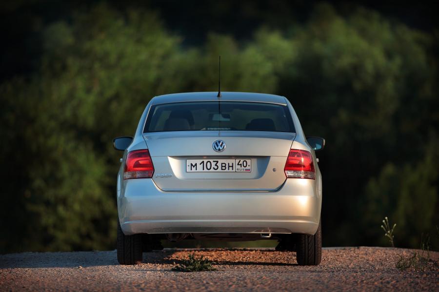  Volkswagen Polo Sedan 2010 года  (фото 88 из 123)